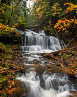 wagner falls autumn