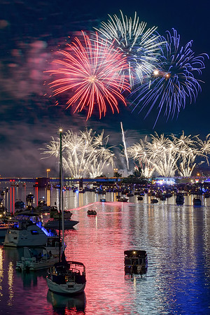Bay City Fireworks- Red White & BlueVertial