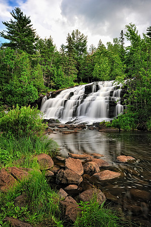 Bond Falls ,