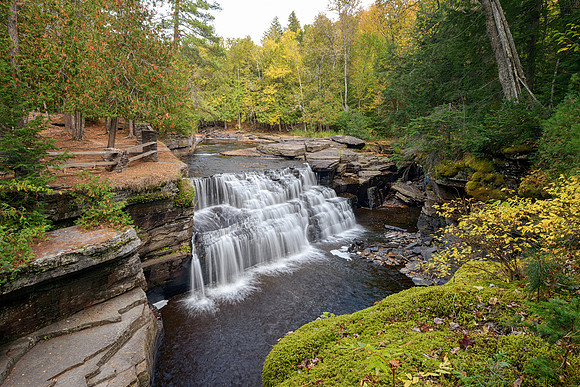 Fall colors at Canyon Falls