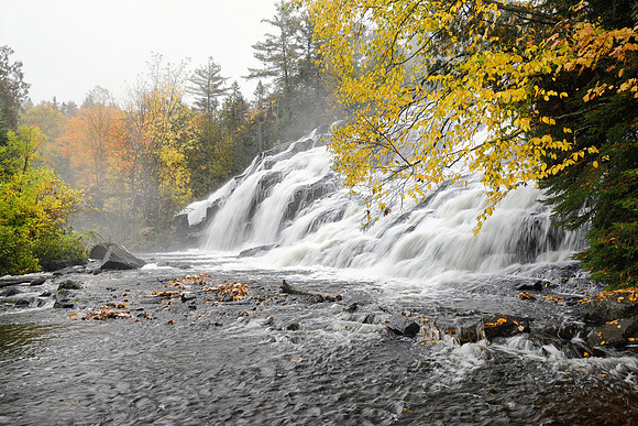 Rainy Autumn morning at Lower Bond Falls