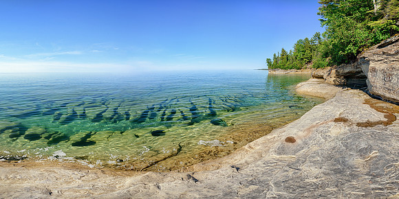 Beautiful underwater features at Pictured Rocks National Lakeshore