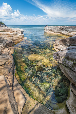 The crystle clear waters of a Lake Superior cove