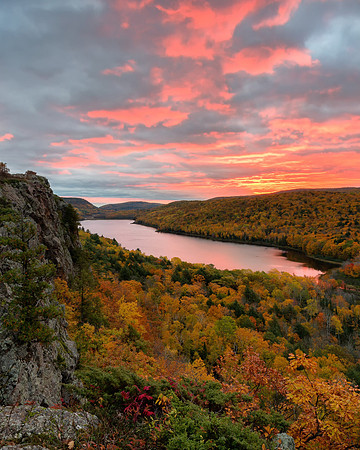 Lake of the Clouds-Autumn Sunrise