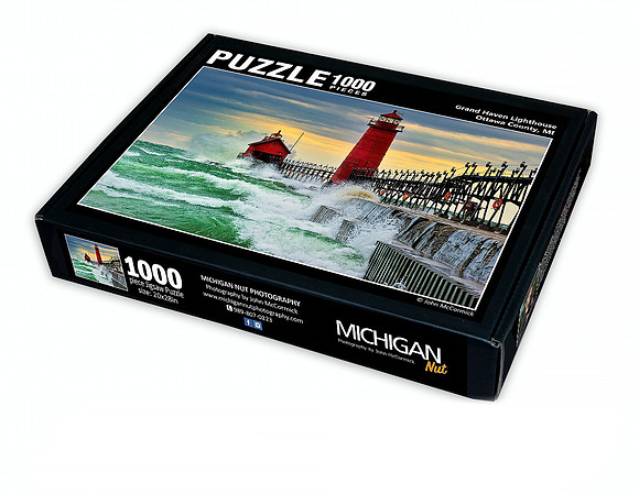 Grand-Haven-Lighthouse-1000 piece puzzle