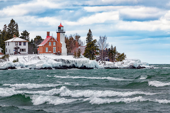 Eagle HarborLighthouse-bayside view