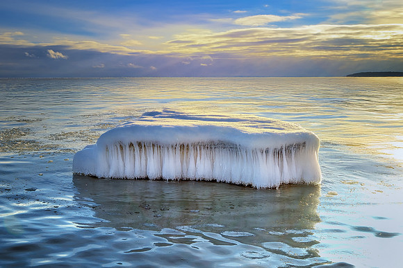 An icy winter morning on Lake Superior