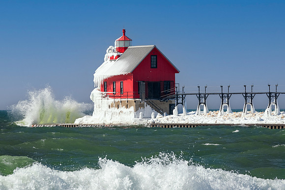 Grand Haven Lighthouse icy splashes