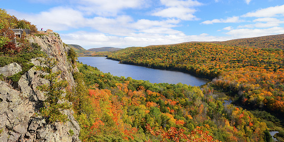 Atumn at Lake of the Clouds
