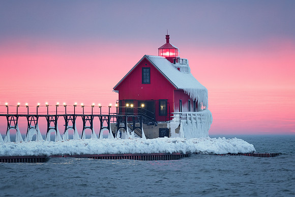 Grand Haven Lighthouse, Winters Dusk