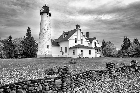 Point Iriqouis Lighthouse-fall-black white