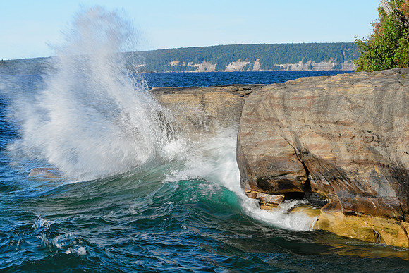 Splashing waves at Five Mile Point Lake Superior