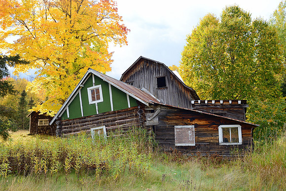 Old barn & homestead in Upper Michigan