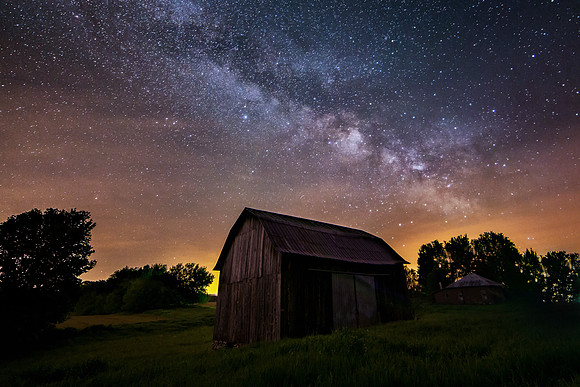 Old Barn and the Milky Way