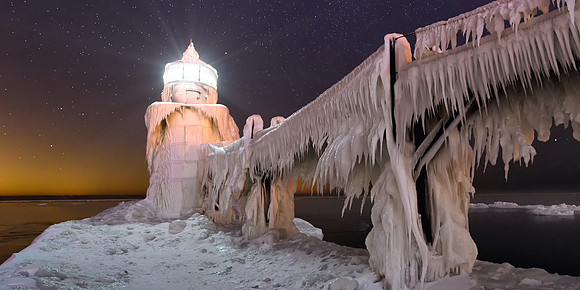 "Freeze Frame" St Joseph Frozen Lighthouse
